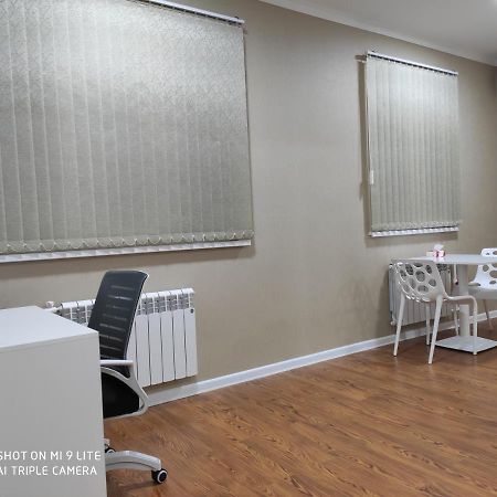 1-Bedroom Apartment In The Very City Center Tashkent Luaran gambar