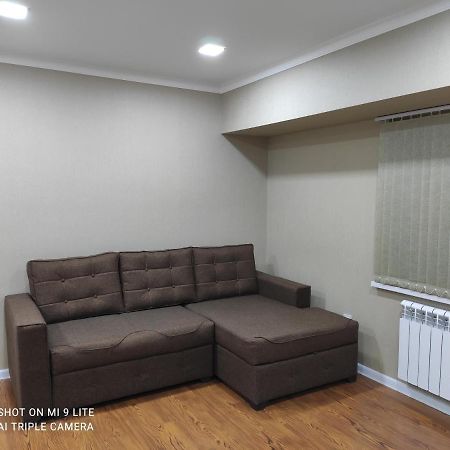 1-Bedroom Apartment In The Very City Center Tashkent Luaran gambar