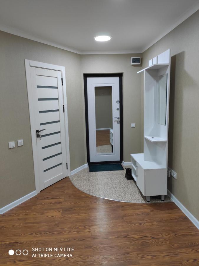1-Bedroom Apartment In The Very City Center Tashkent Luaran gambar
