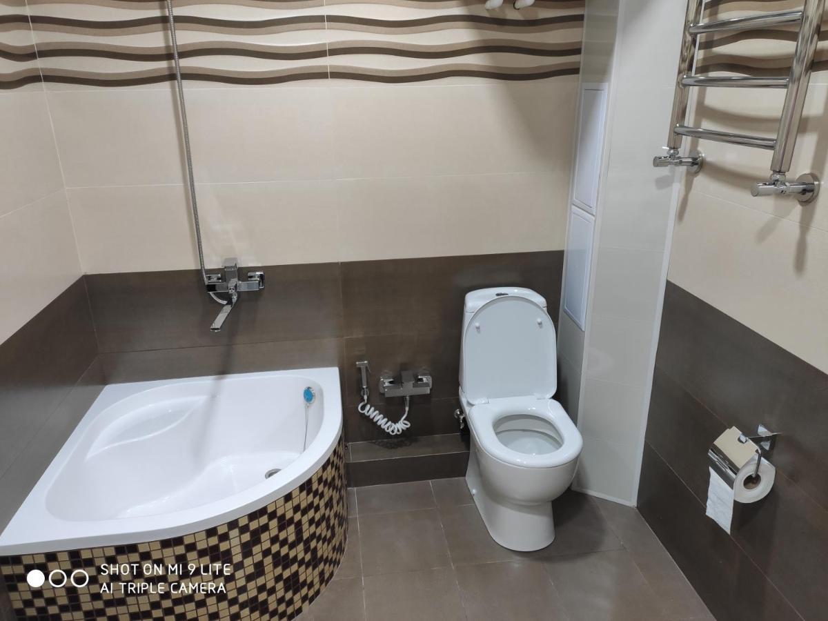 1-Bedroom Apartment In The Very City Center Tashkent Luaran gambar