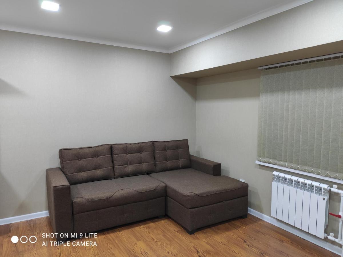 1-Bedroom Apartment In The Very City Center Tashkent Luaran gambar