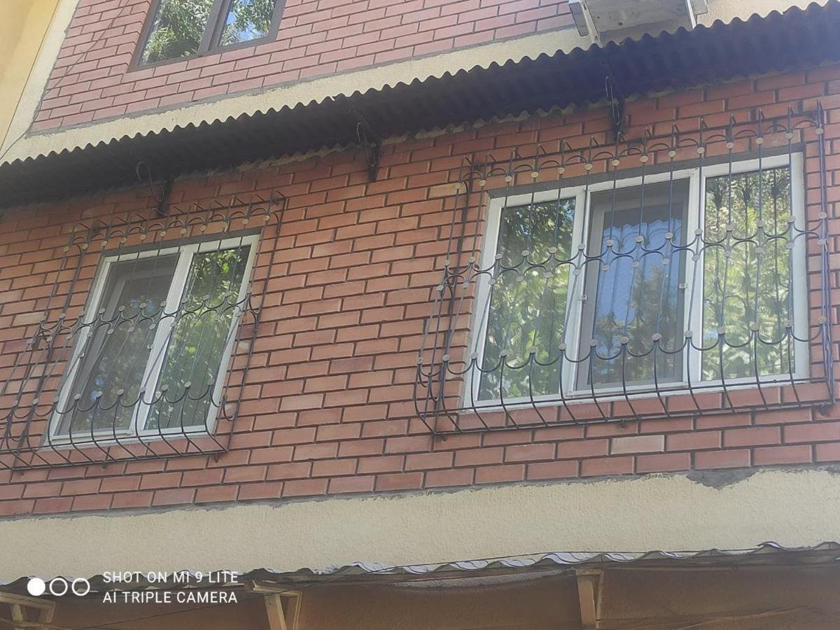 1-Bedroom Apartment In The Very City Center Tashkent Luaran gambar
